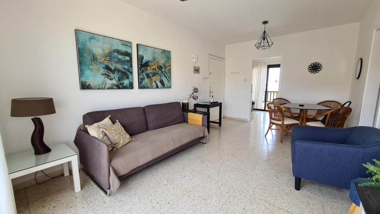 Kings Avenue - Natalia'S Apt Paphos Eksteriør billede